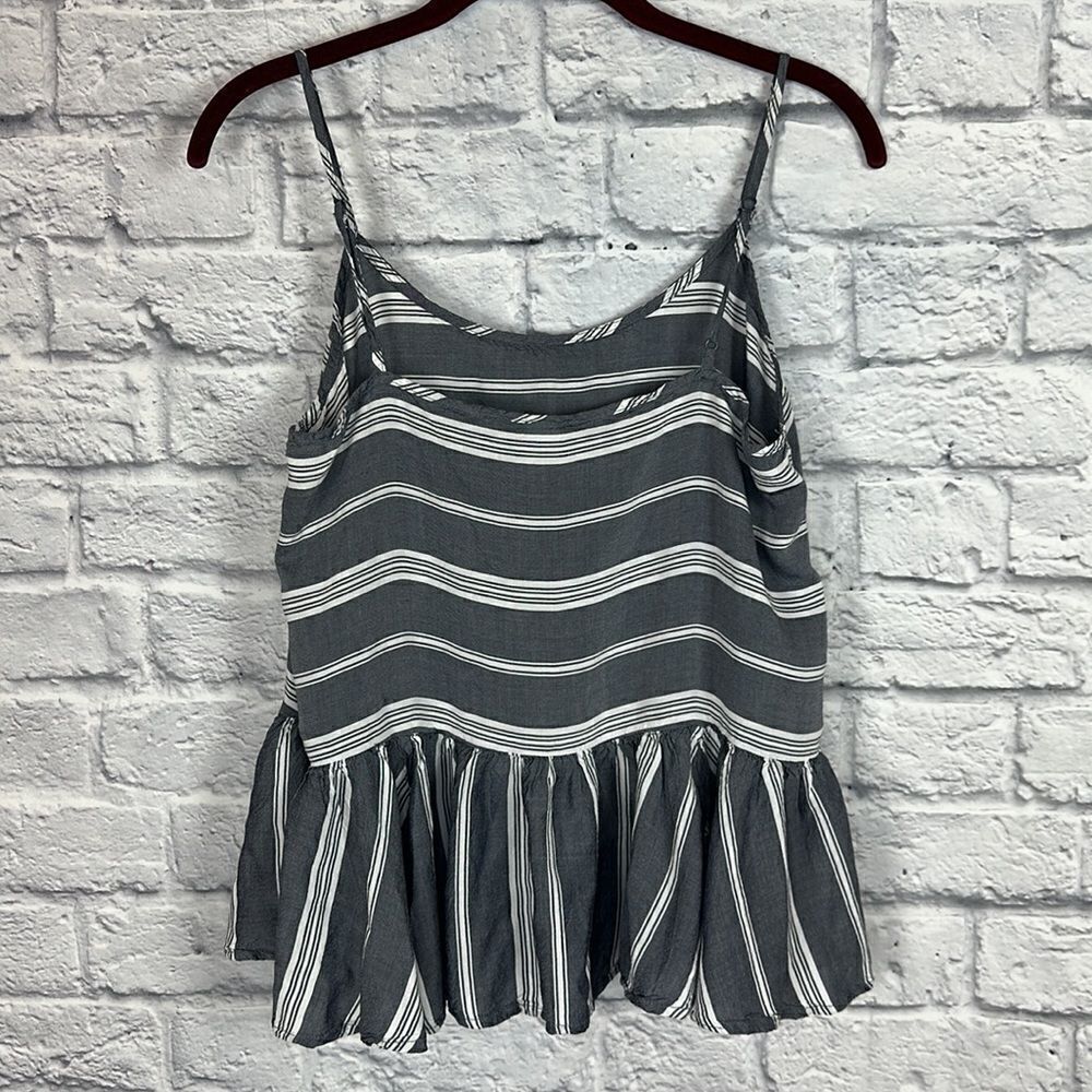 Old Navy Gray and White Striped Camisole Size Medium - Picture 4 of 4